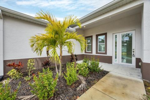 A home in PORT CHARLOTTE