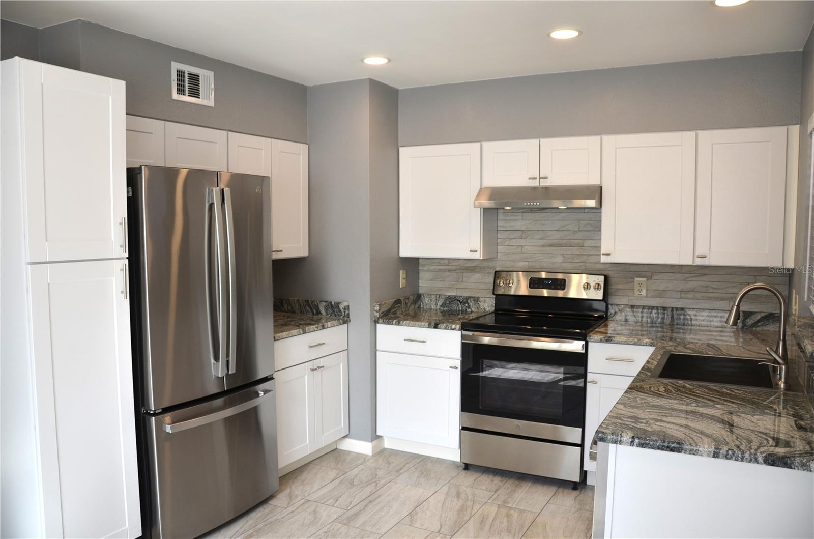 LEESBURG OAK CREST - Residential