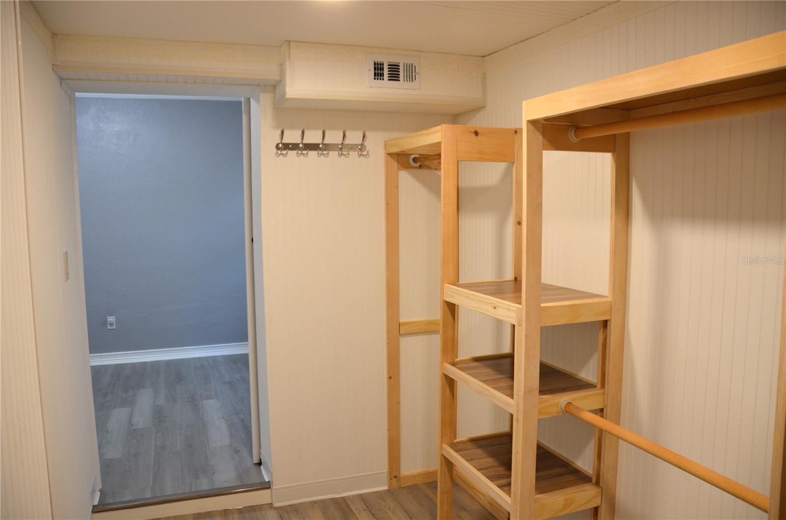 LEESBURG OAK CREST - Residential