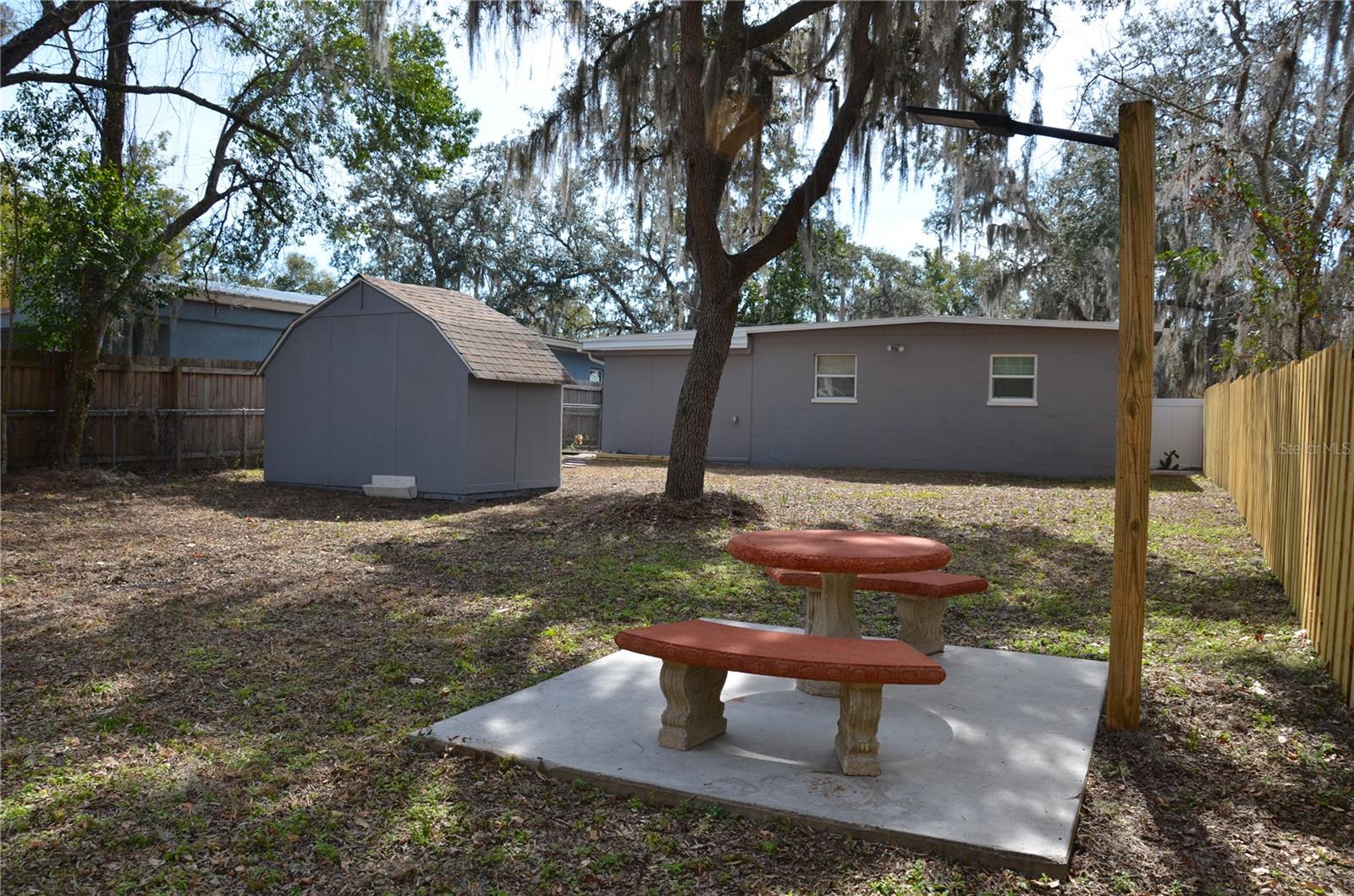 LEESBURG OAK CREST - Residential