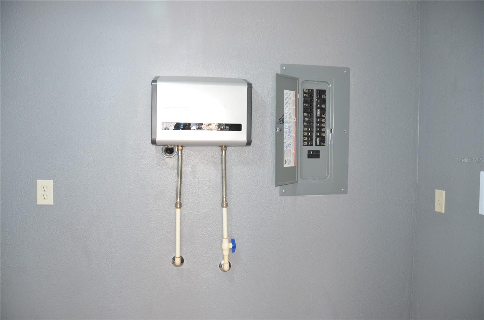 LEESBURG OAK CREST - Residential