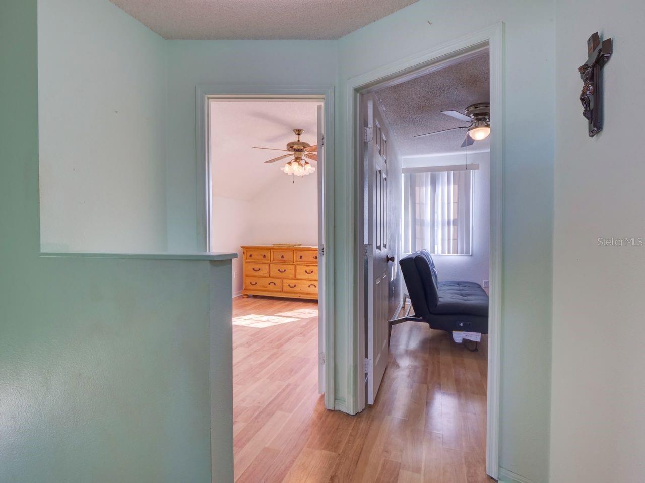 ROYAL RIDGE PH 01 - Residential