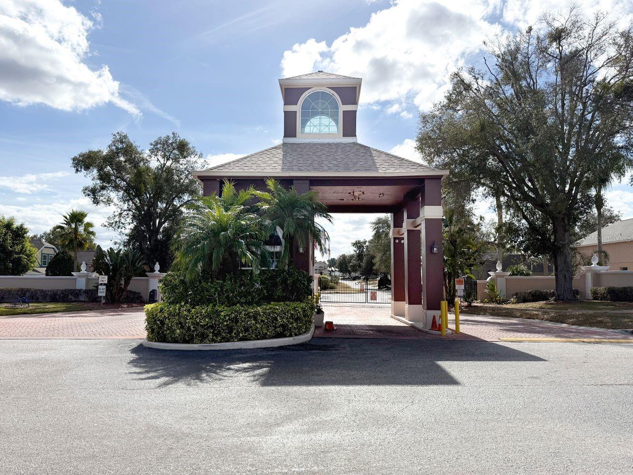 ROYAL RIDGE PH 01 - Residential