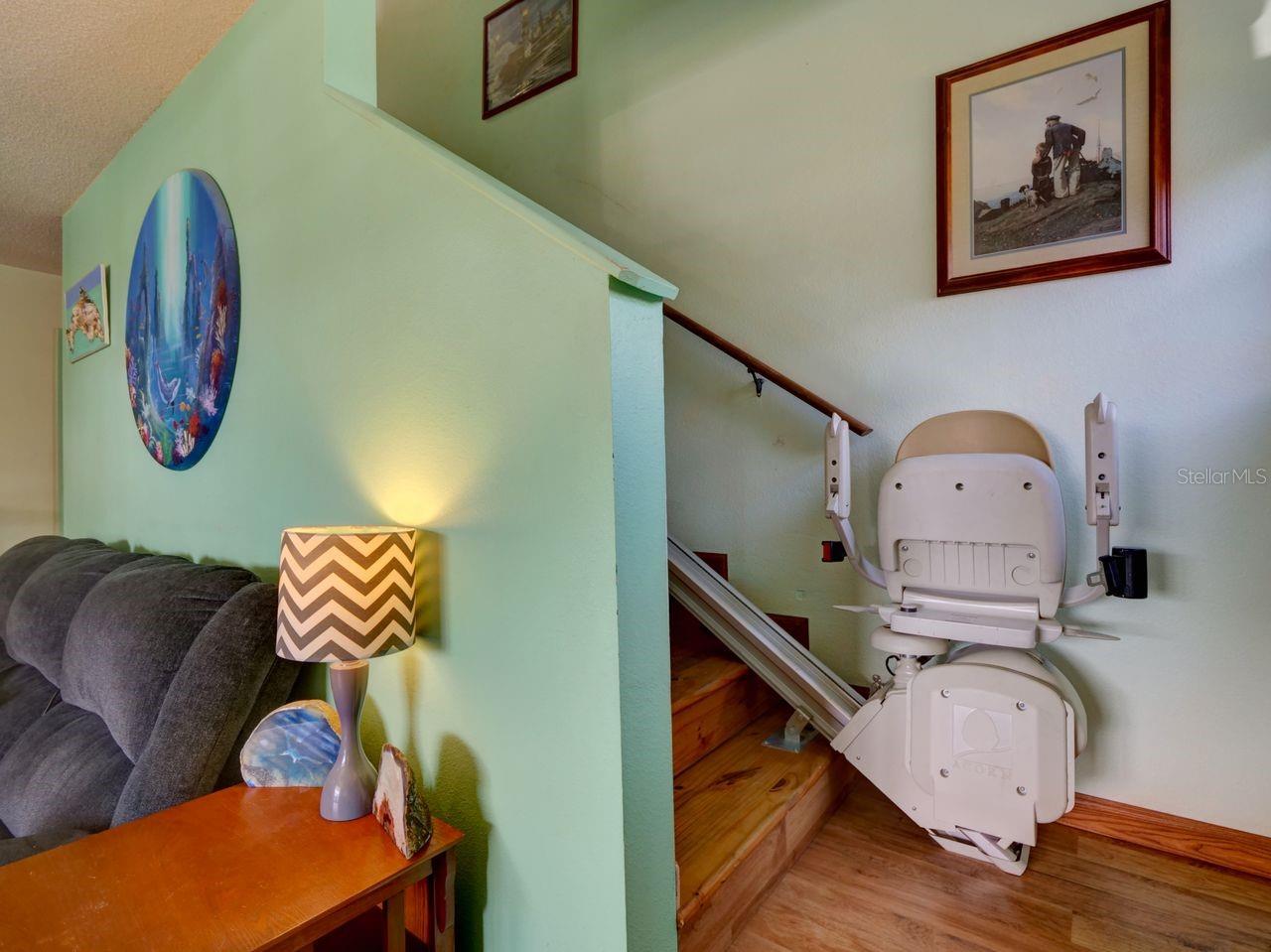 ROYAL RIDGE PH 01 - Residential