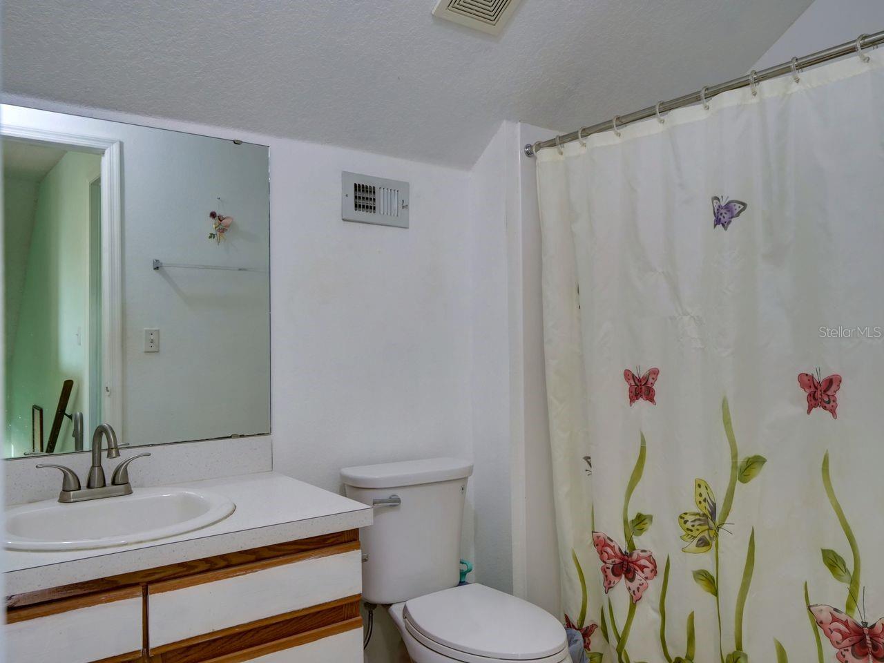 ROYAL RIDGE PH 01 - Residential