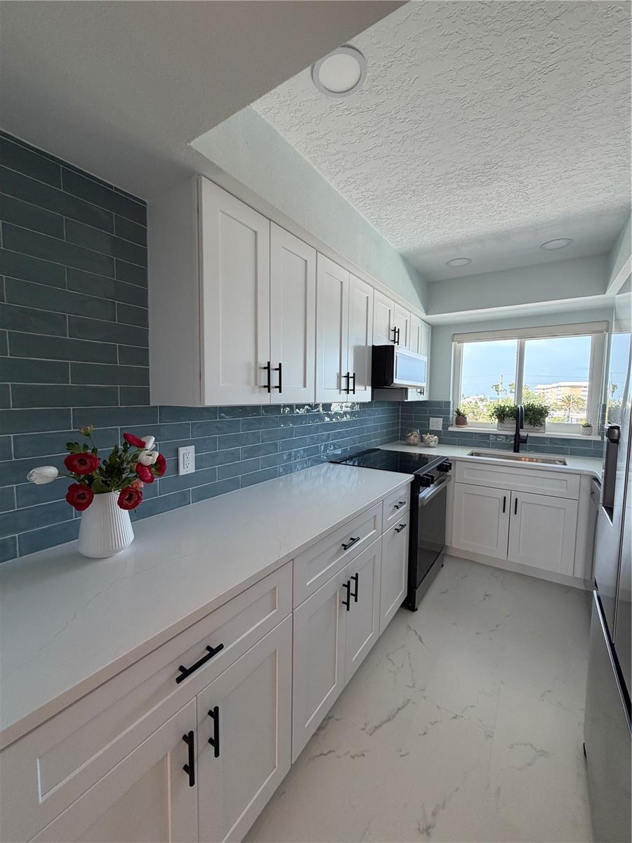 SYLVETTE CONDO - Residential