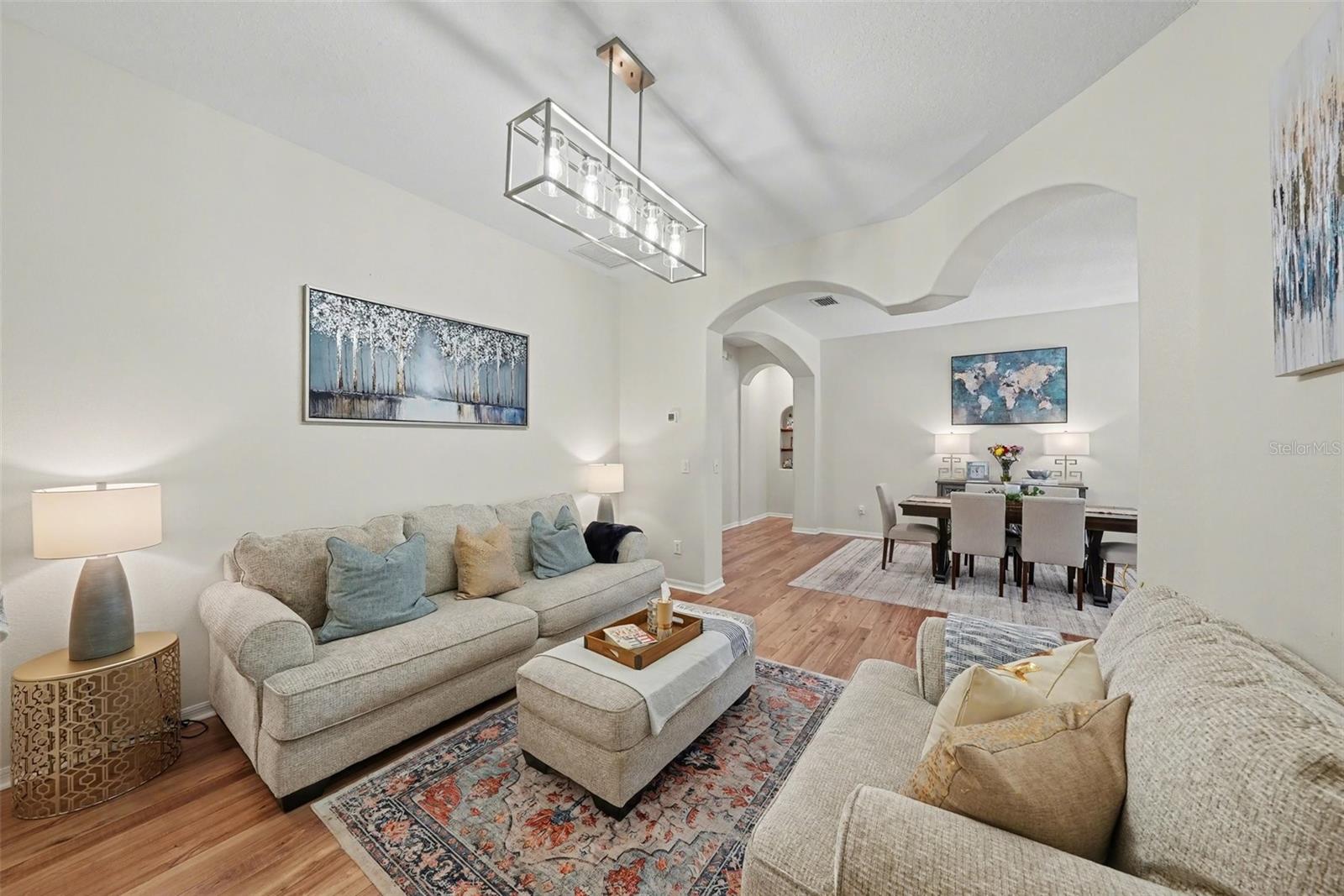 LAKES OF WELLINGTON PH I - Residential