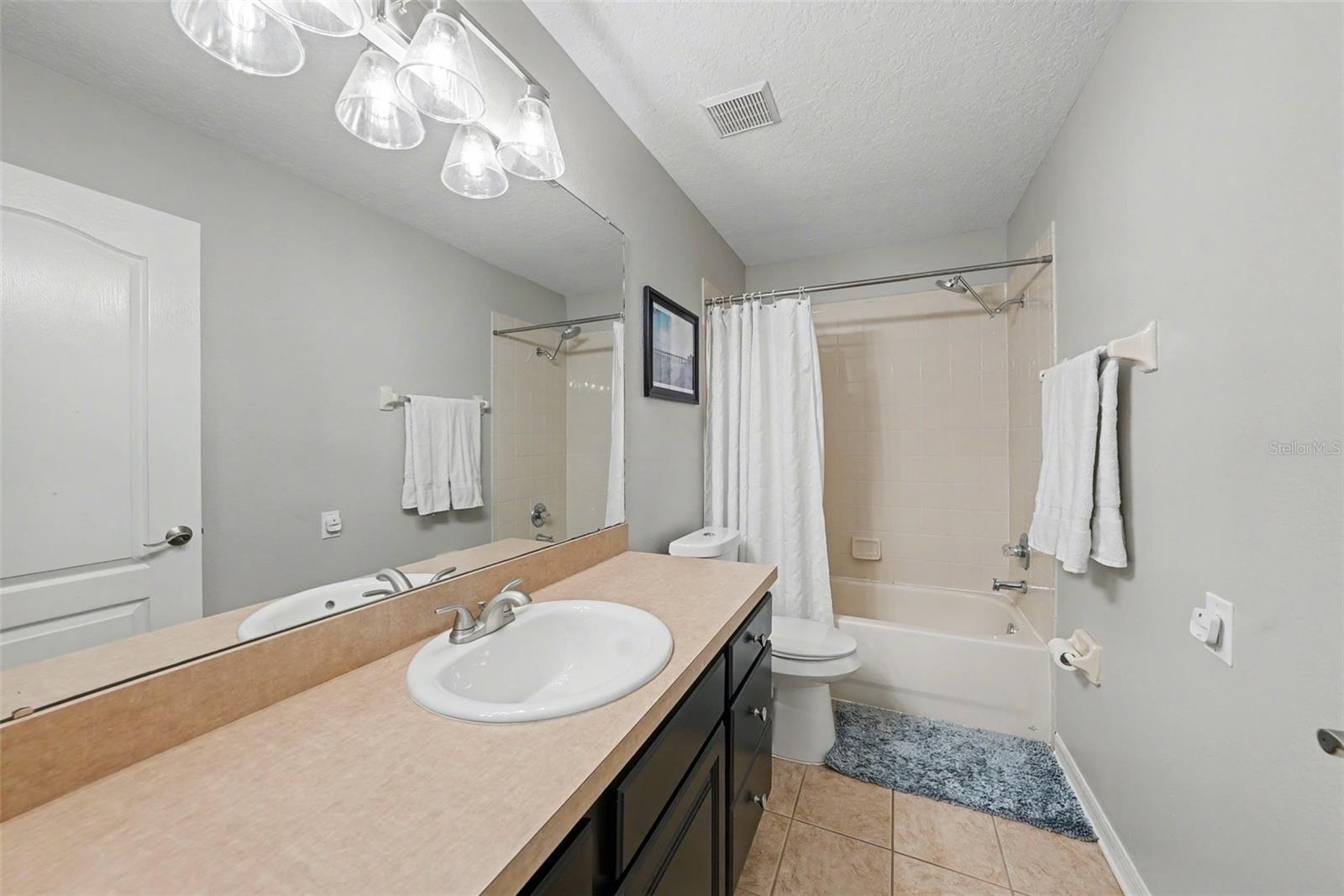 LAKES OF WELLINGTON PH I - Residential