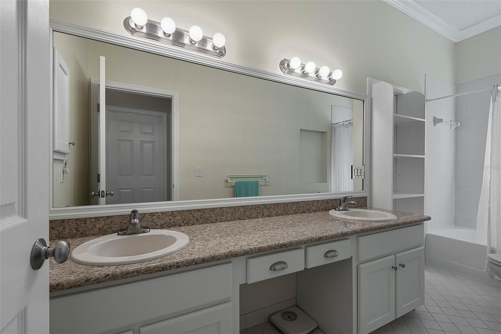 RIVER OAKS SUB - Residential