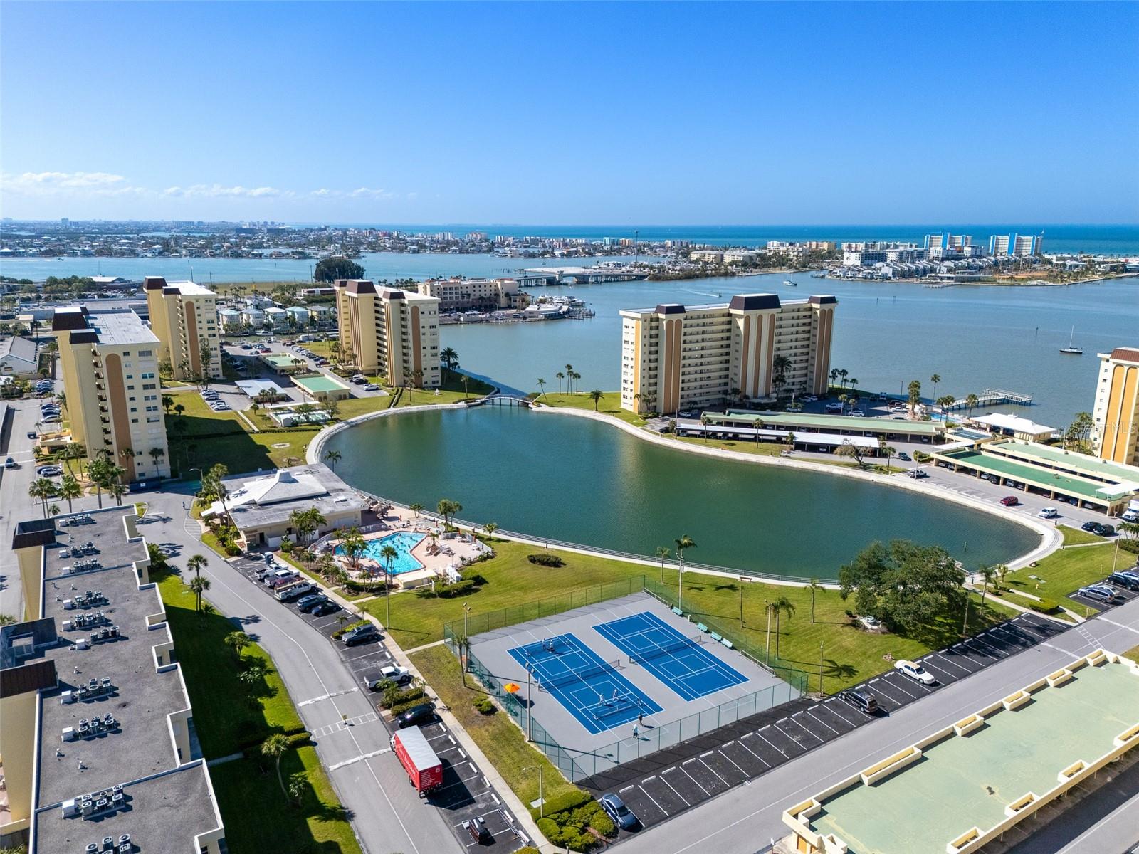 CONTINENTAL TOWERS CONDO - Residential