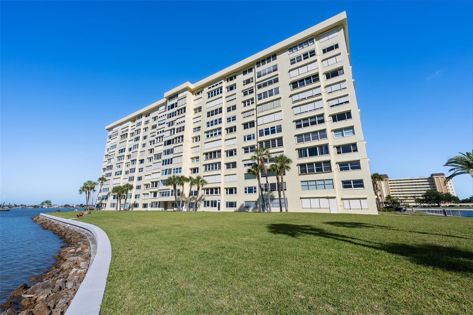 CONTINENTAL TOWERS CONDO - Residential