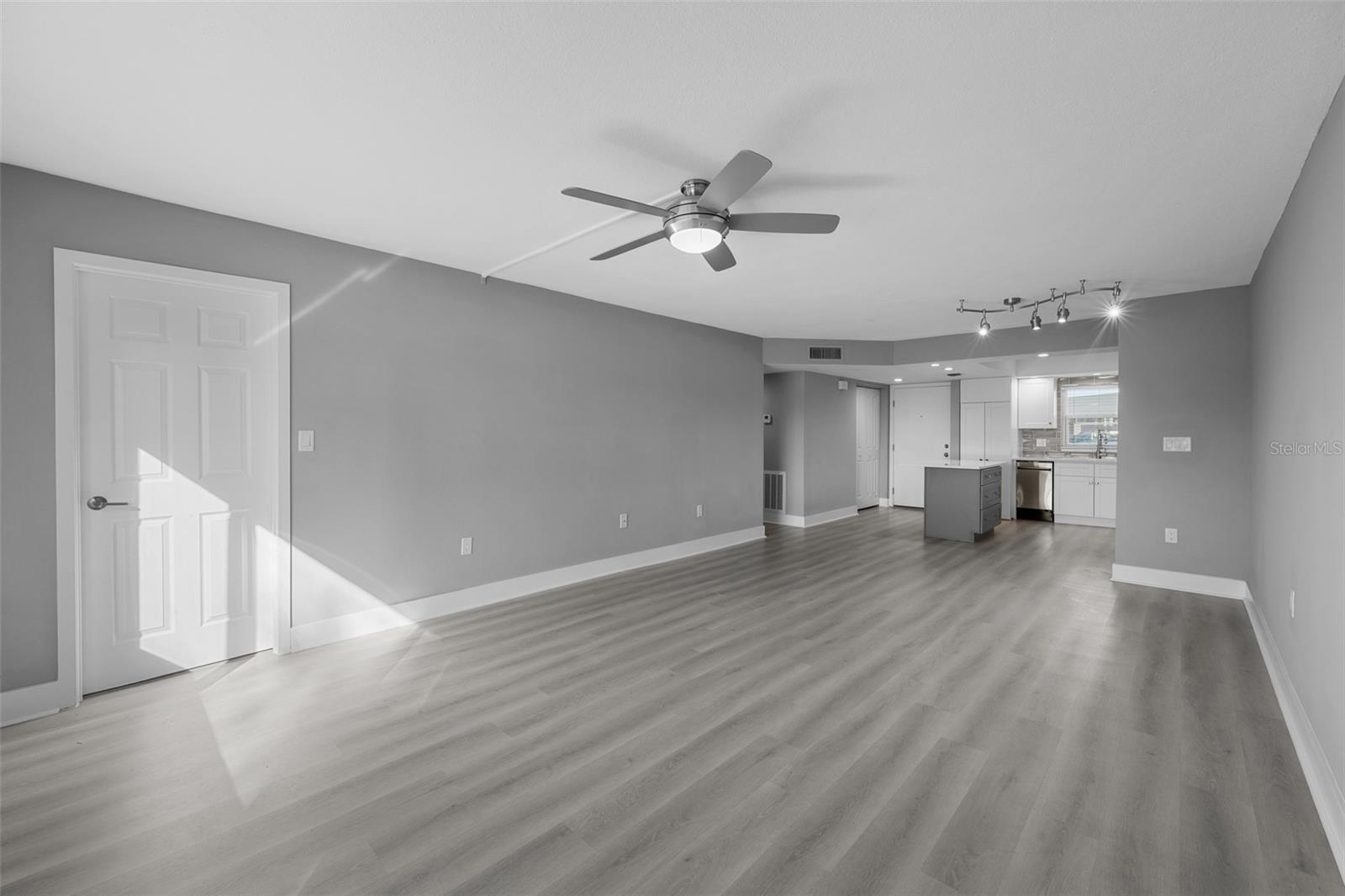 CONTINENTAL TOWERS CONDO - Residential