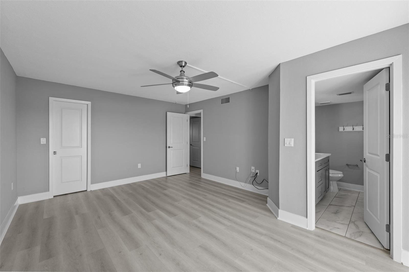 CONTINENTAL TOWERS CONDO - Residential