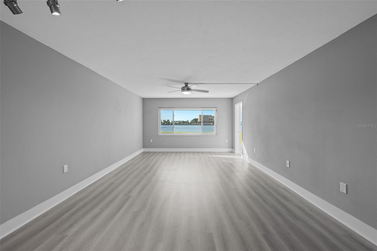 CONTINENTAL TOWERS CONDO - Residential