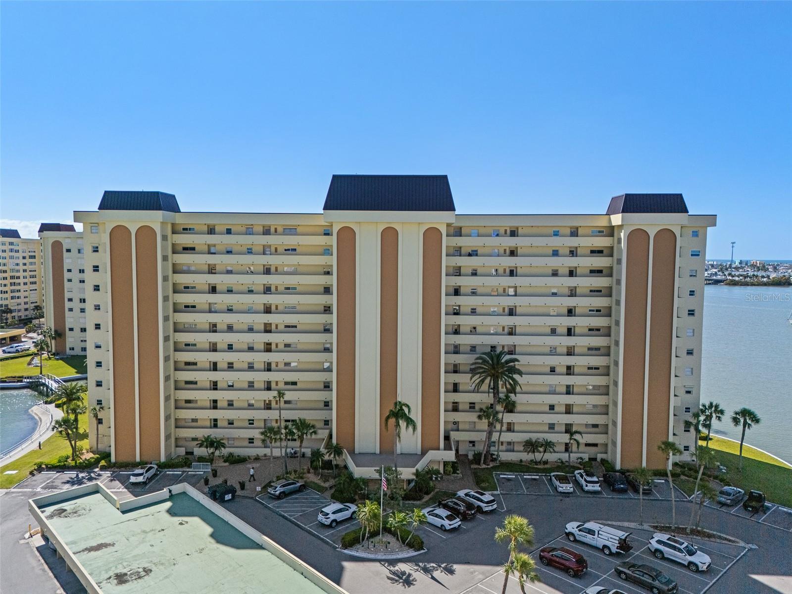 CONTINENTAL TOWERS CONDO - Residential