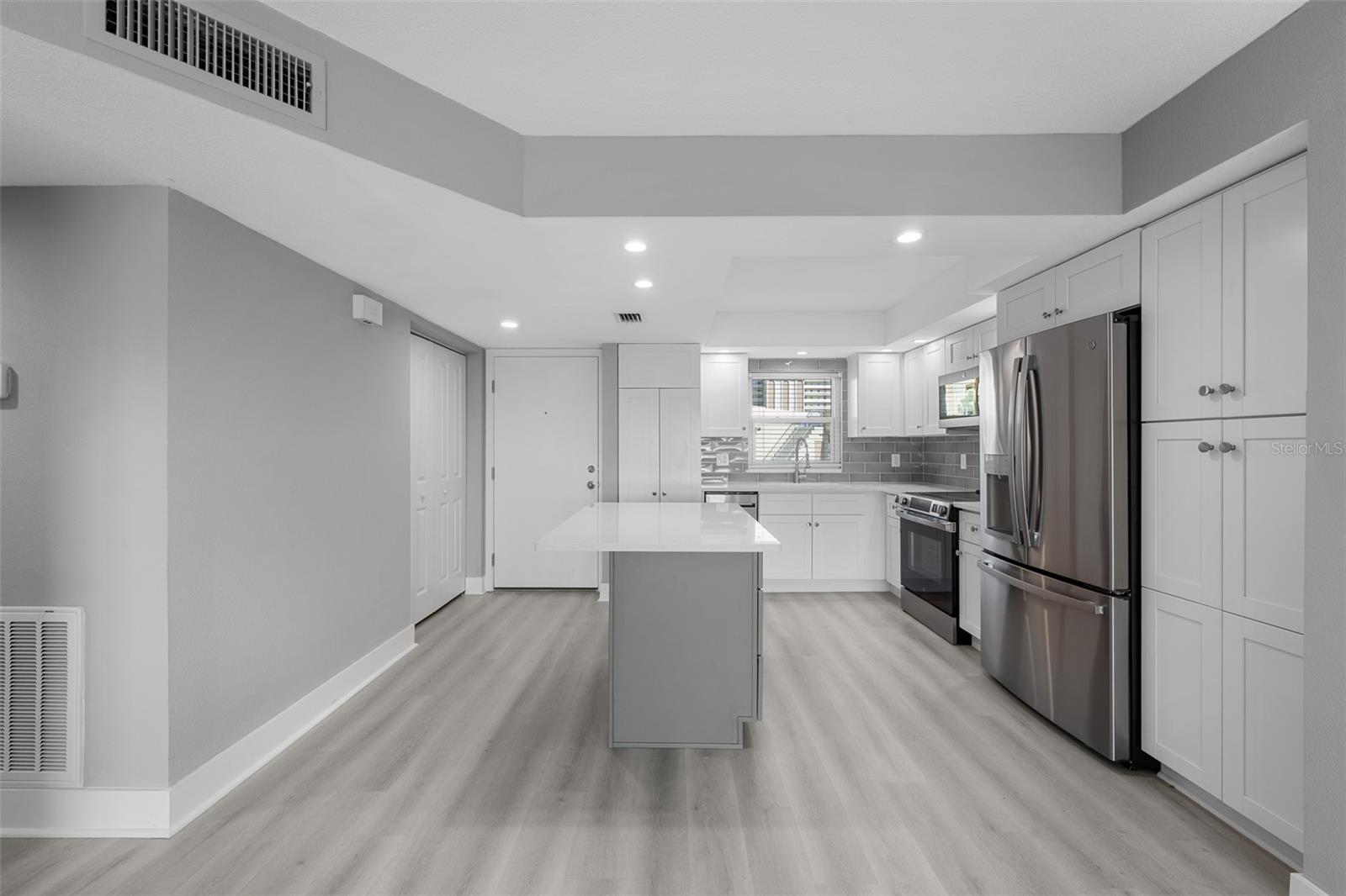 CONTINENTAL TOWERS CONDO - Residential