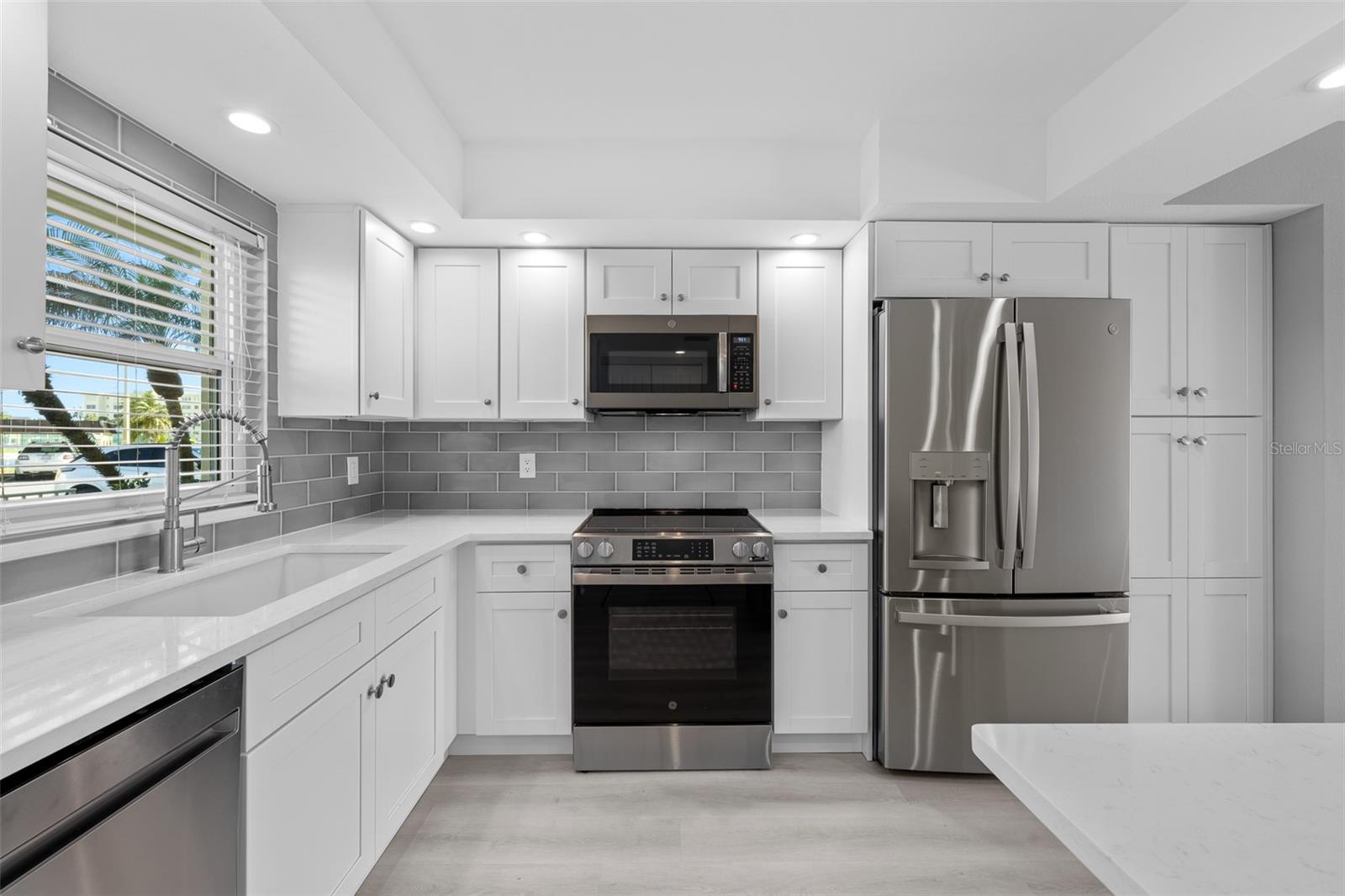 CONTINENTAL TOWERS CONDO - Residential