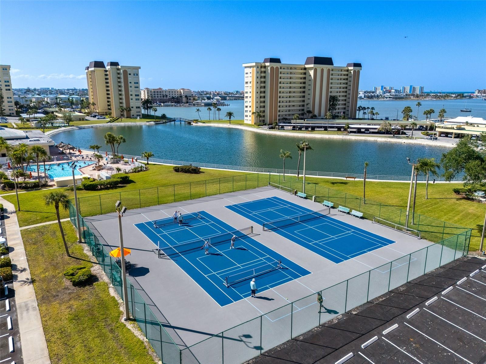 CONTINENTAL TOWERS CONDO - Residential