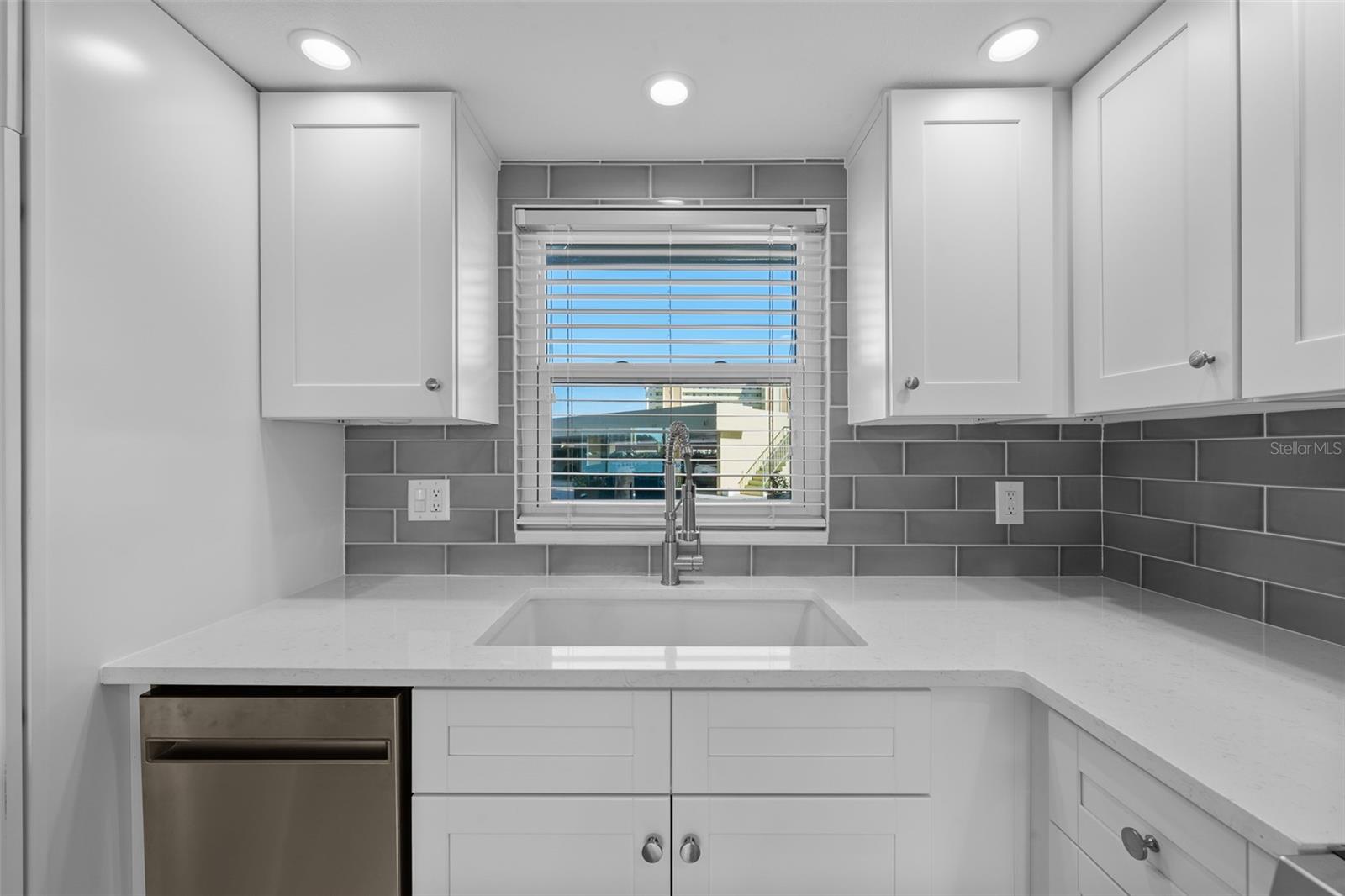 CONTINENTAL TOWERS CONDO - Residential