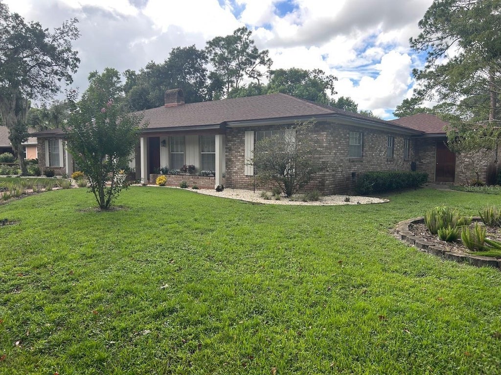 Photo of 100 Palm Lake Court, Longwood, FL 32779 (MLS # R4912179)