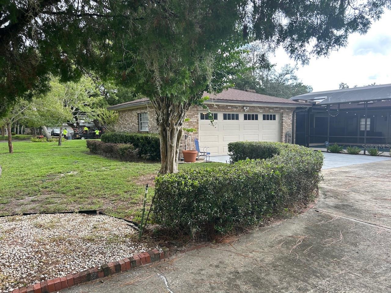 100 PALM LAKE COURT