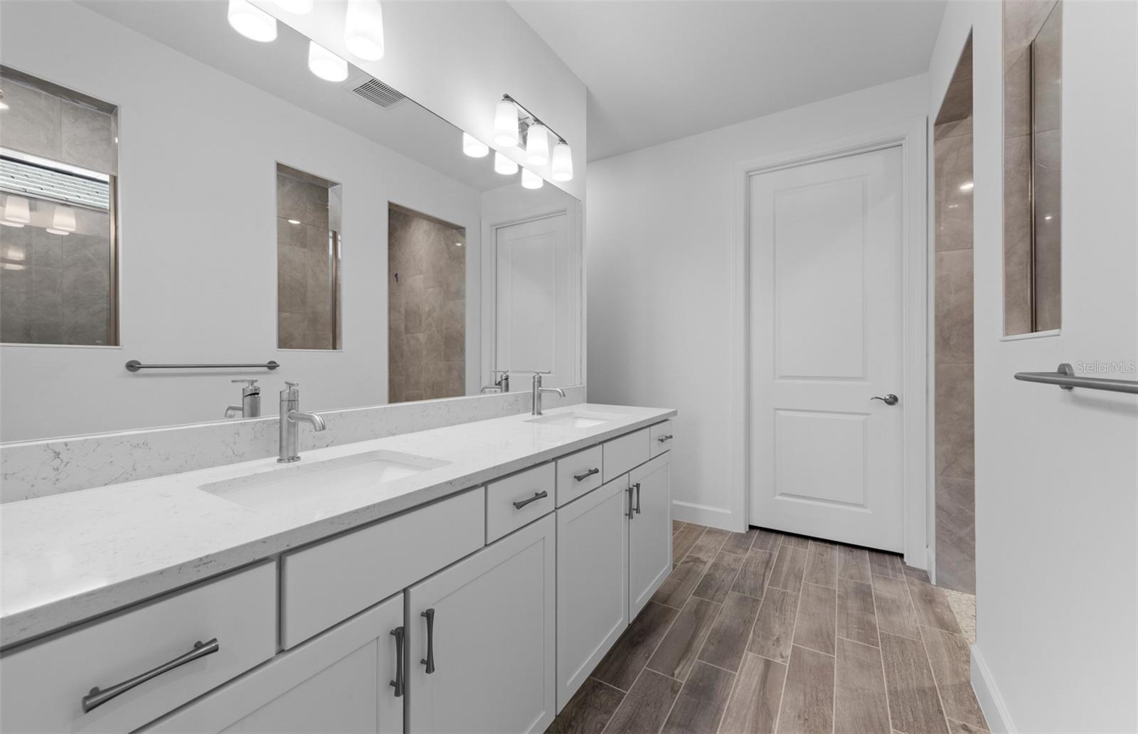 LAKESPUR WELLEN PARK - Residential