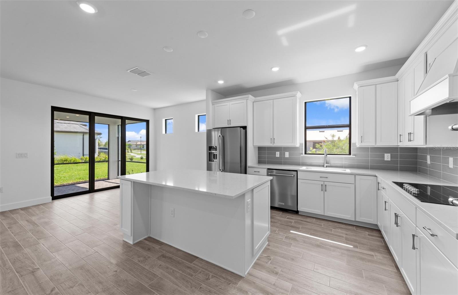 LAKESPUR WELLEN PARK - Residential