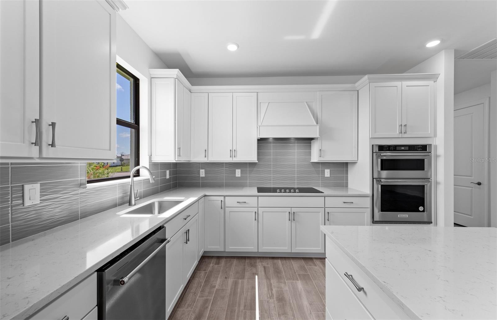 LAKESPUR WELLEN PARK - Residential
