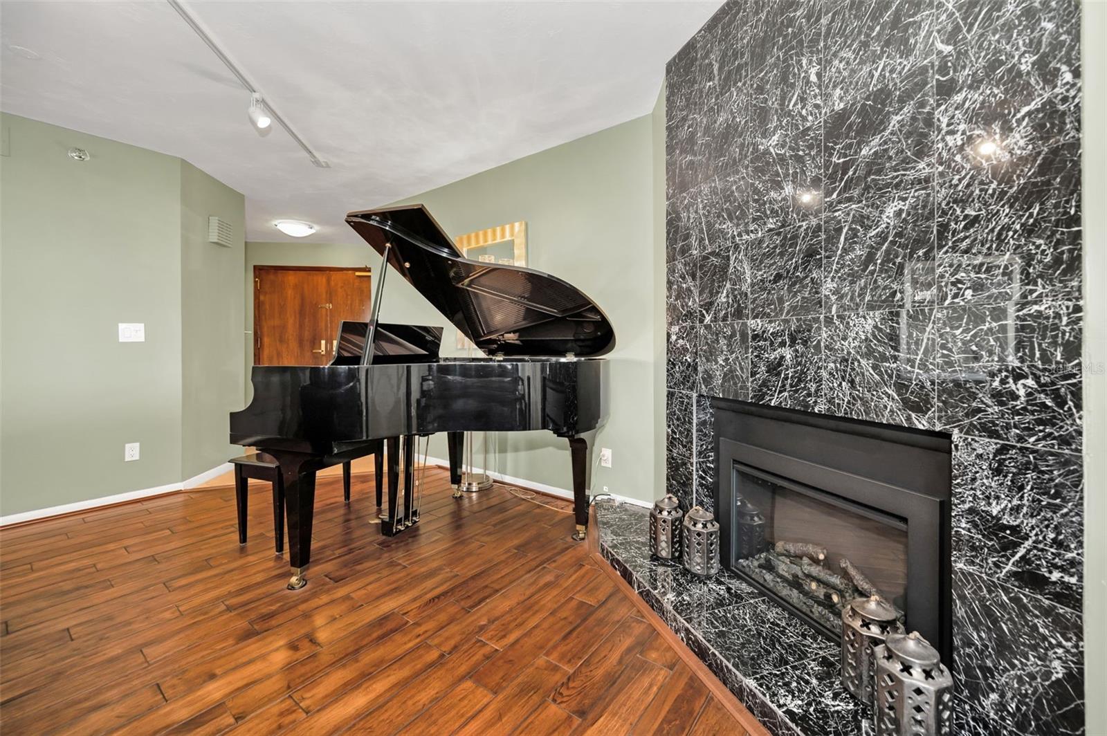 DANS ISLAND ON SAND KEY CONDO - Residential