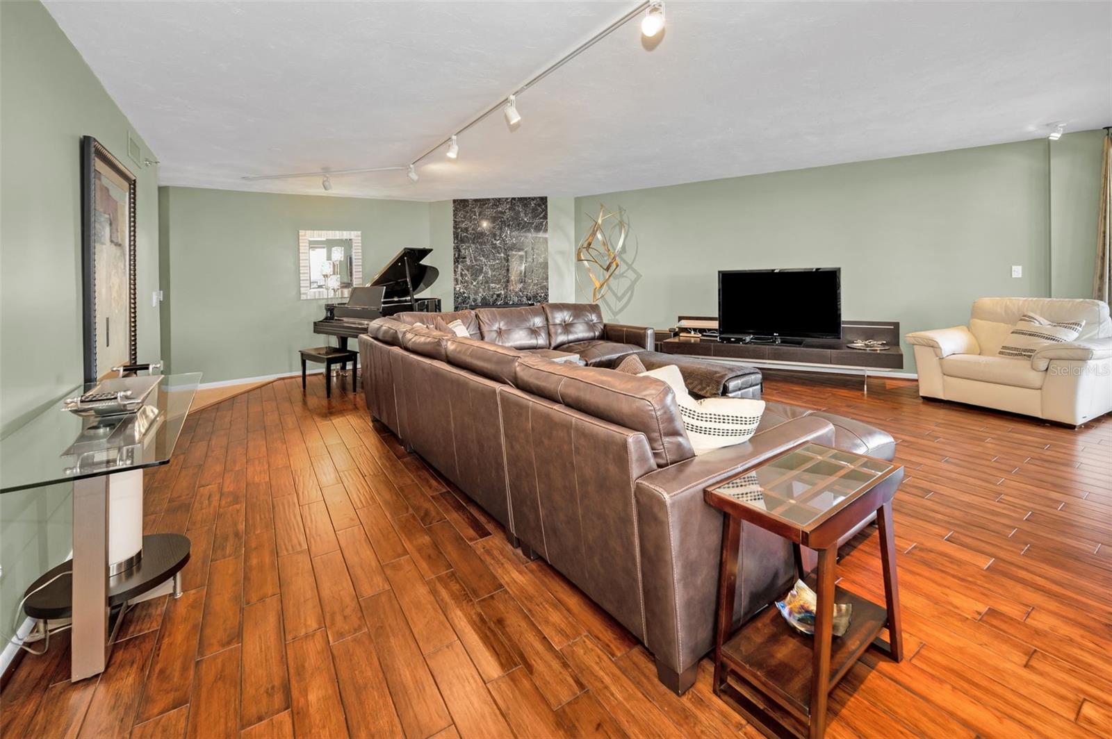 DANS ISLAND ON SAND KEY CONDO - Residential