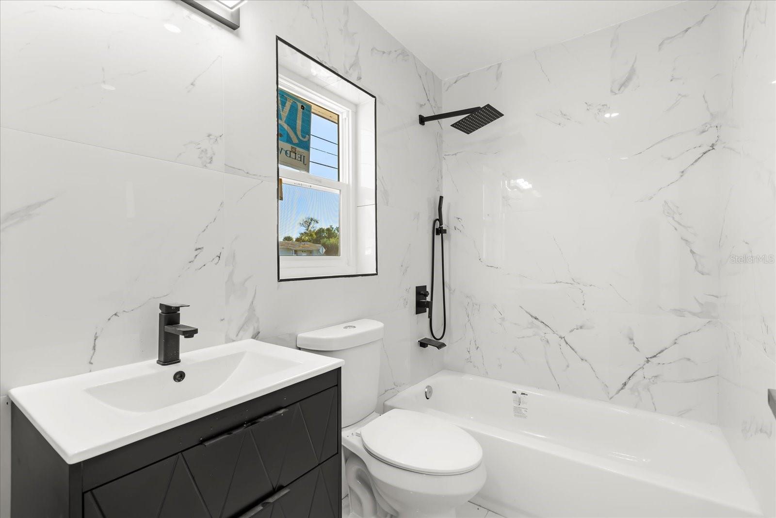 DELTONA LAKES UNIT 10 IN 25 & 36 18 30 - Residential