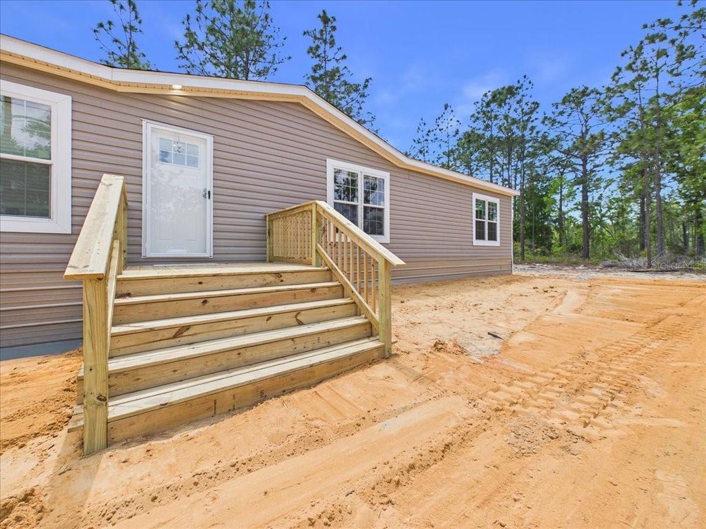 Photo of 137 Beulah Drive, Hawthorne, FL 32640 (MLS # GC539476)