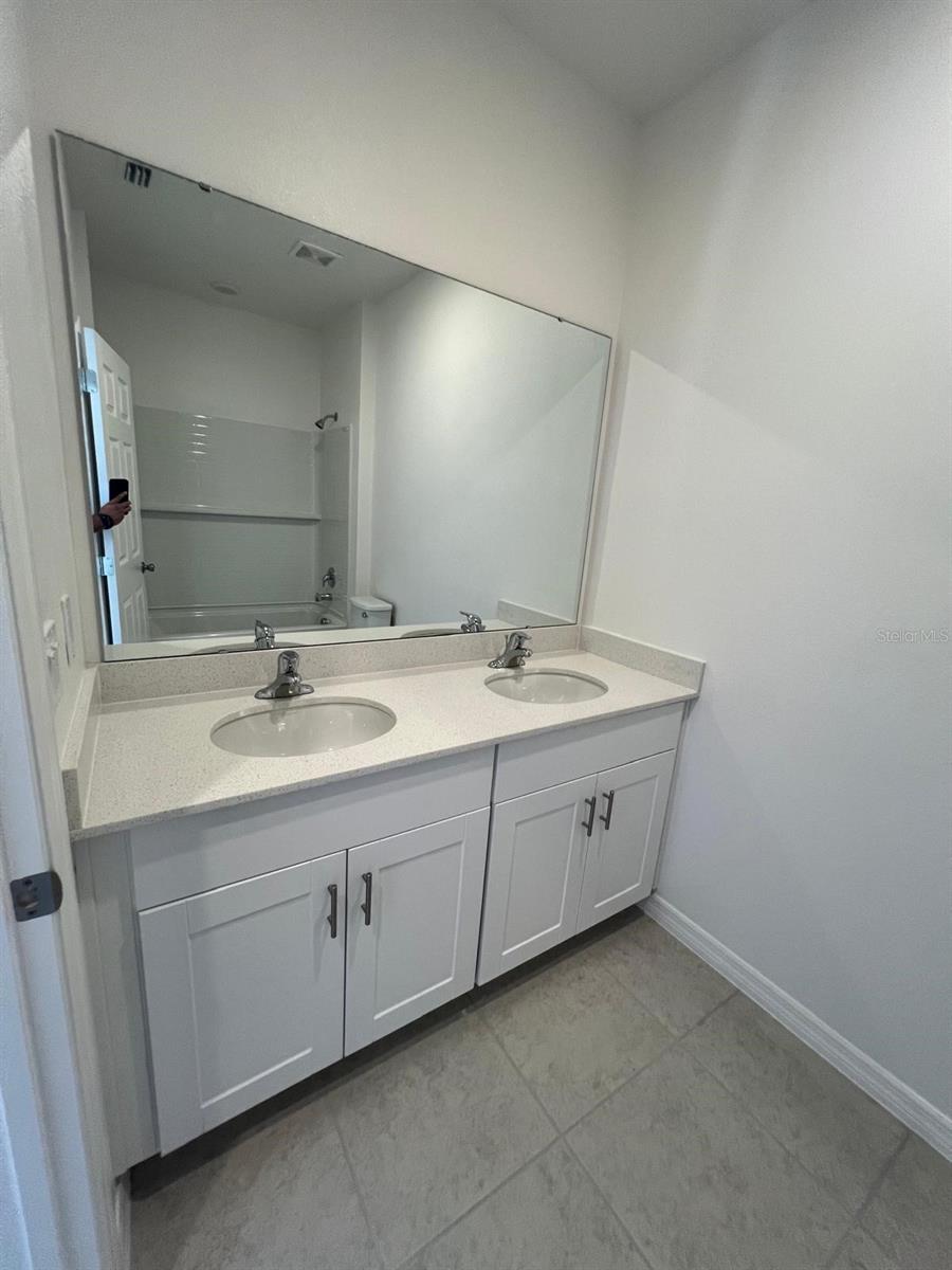 BRIXTON TWNHMS - Residential Lease