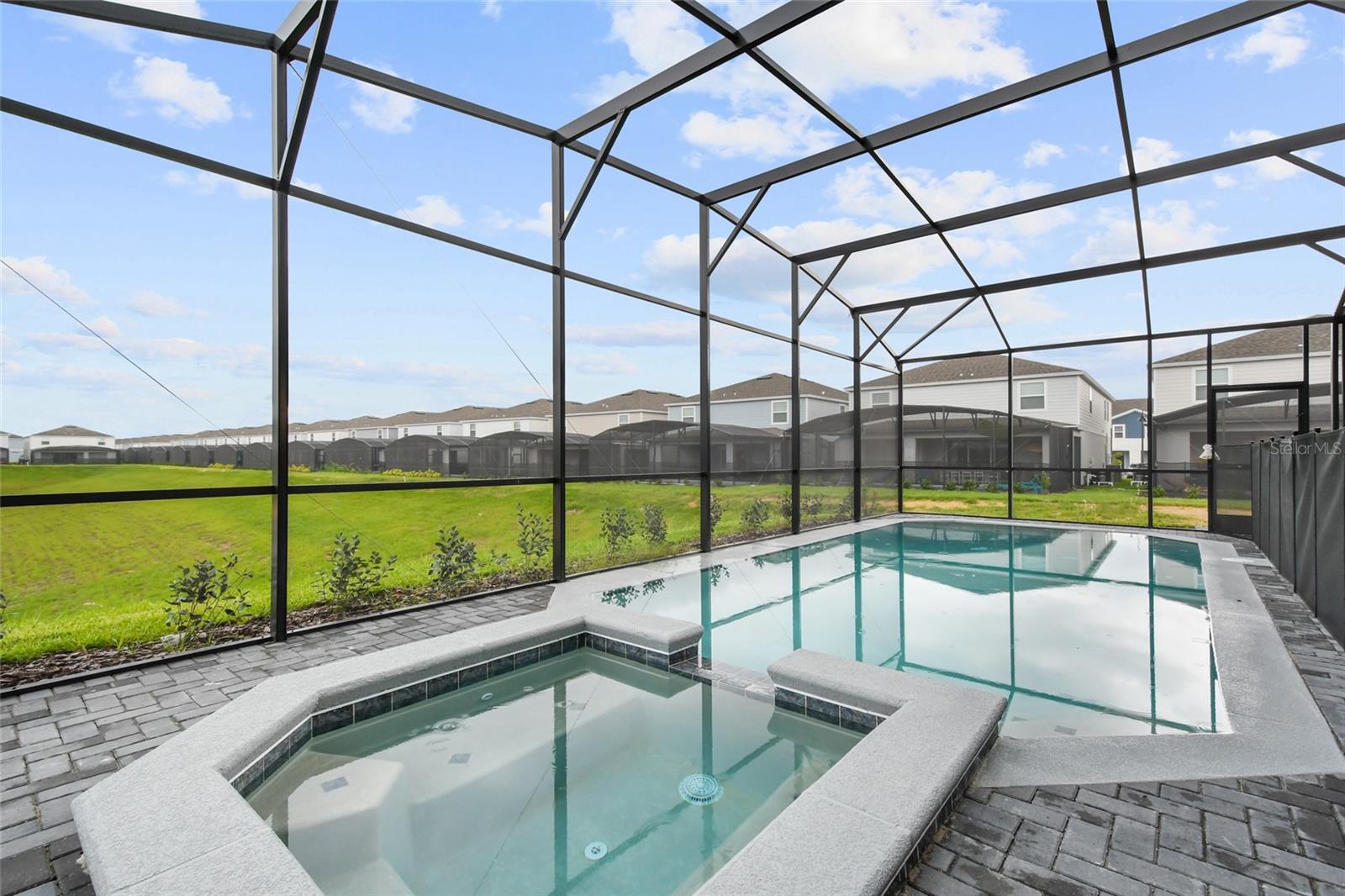 WINDSOR ISLAND RESIDENCE PH 2B - Residential