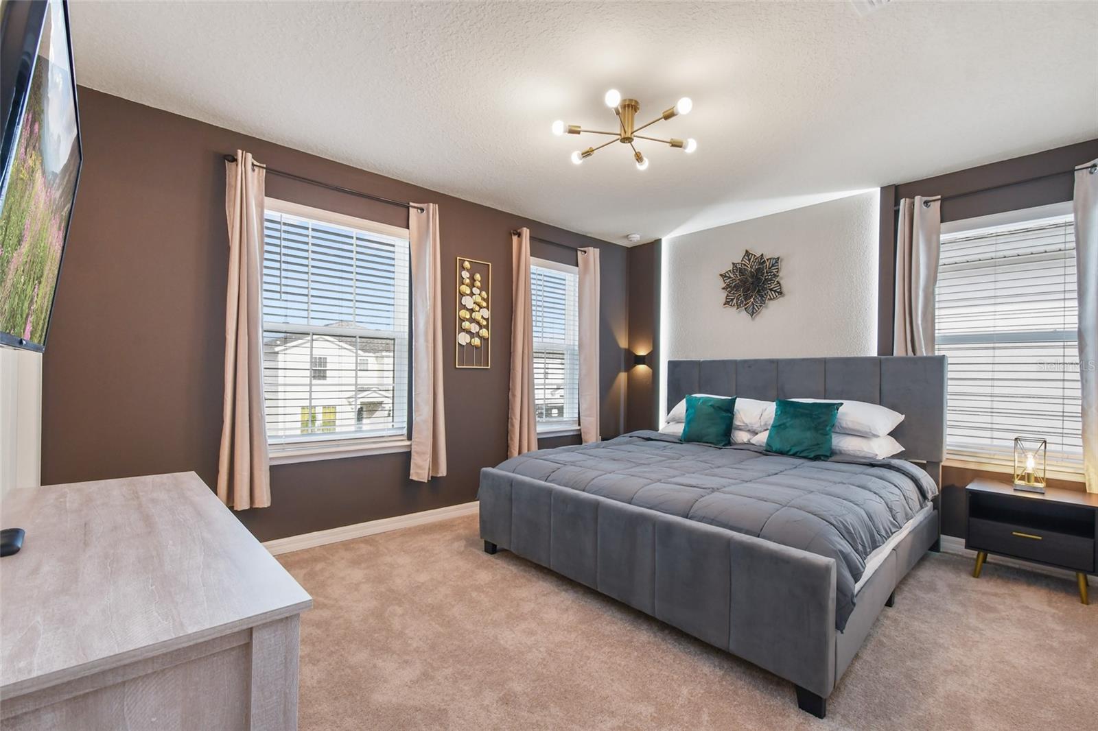 WINDSOR ISLAND RESIDENCE PH 2B - Residential