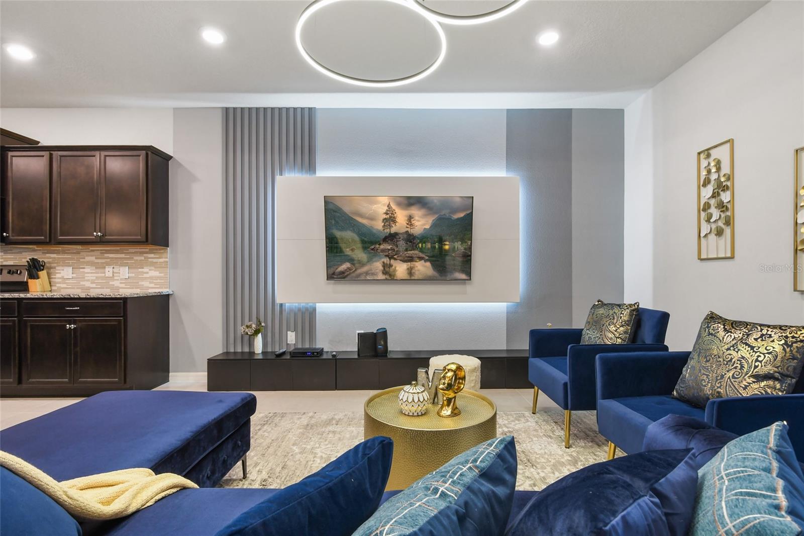 WINDSOR ISLAND RESIDENCE PH 2B - Residential