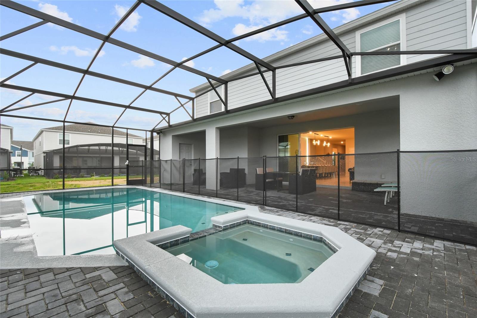 WINDSOR ISLAND RESIDENCE PH 2B - Residential