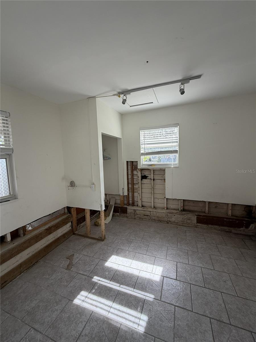 SNELL SHORES - Residential