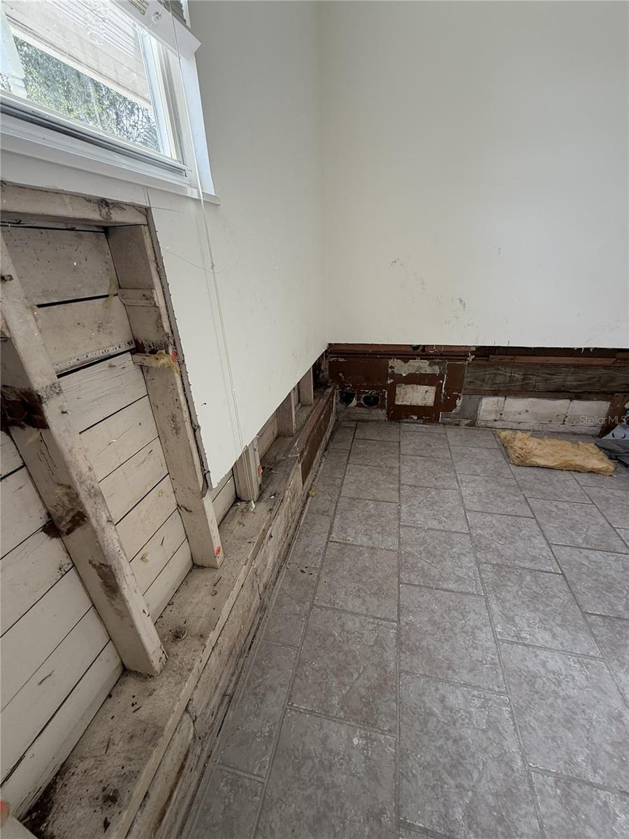 SNELL SHORES - Residential