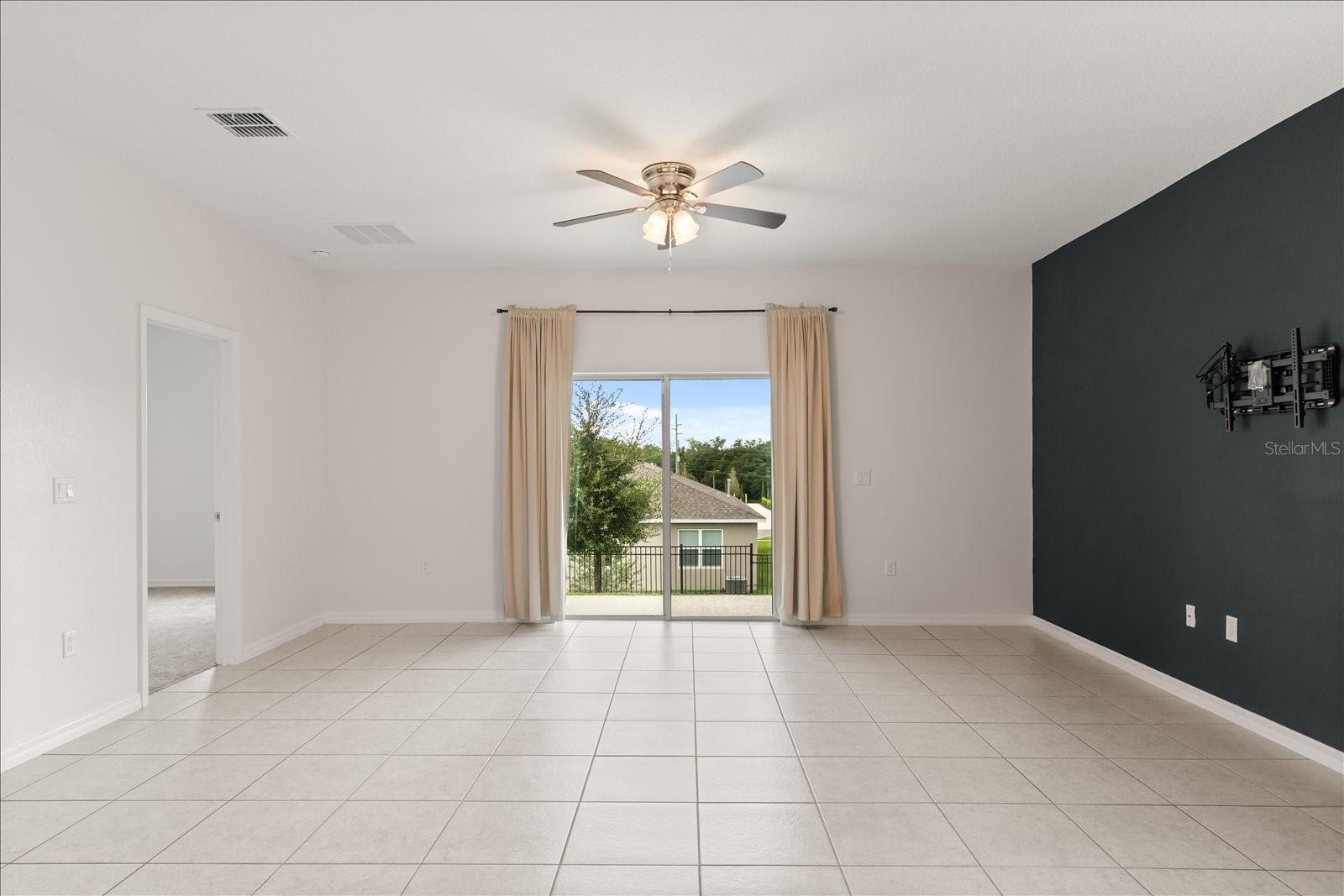 SILVER LAKE POINTE - Residential Lease