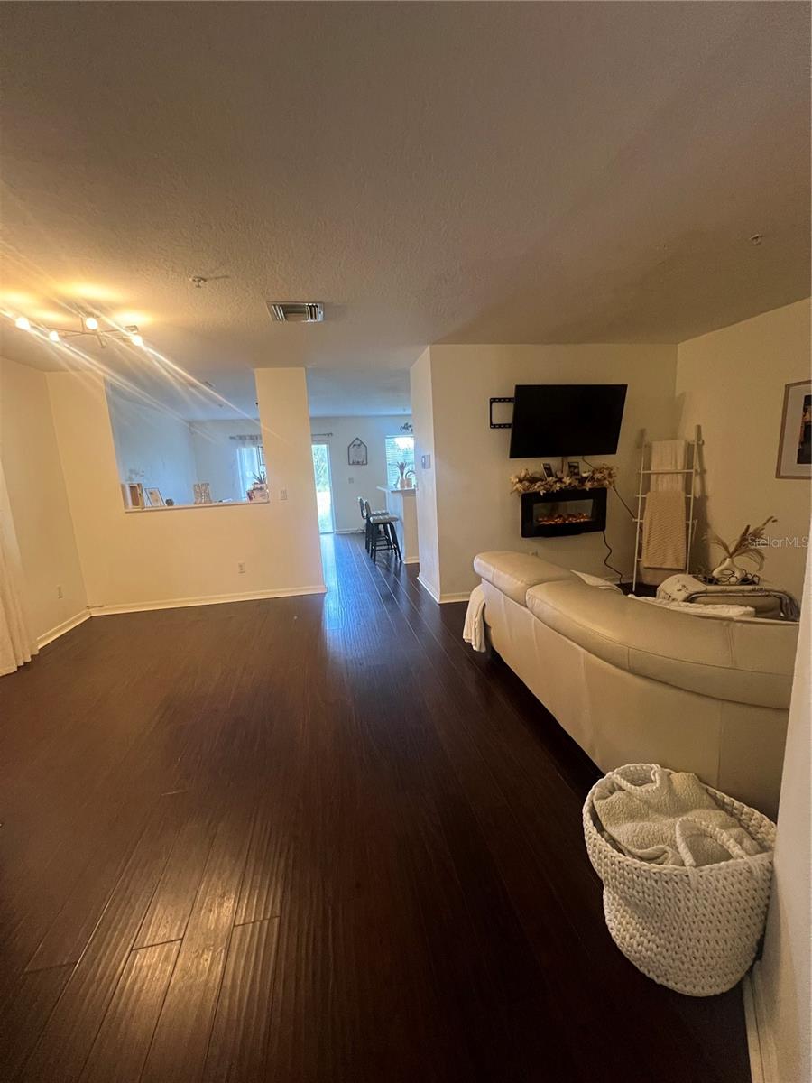 CORNICHE TWNHMS A REP - Residential