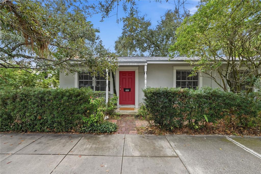 Photo of 502 S Newport Avenue, Tampa, FL 33606 (MLS # TB8471310)