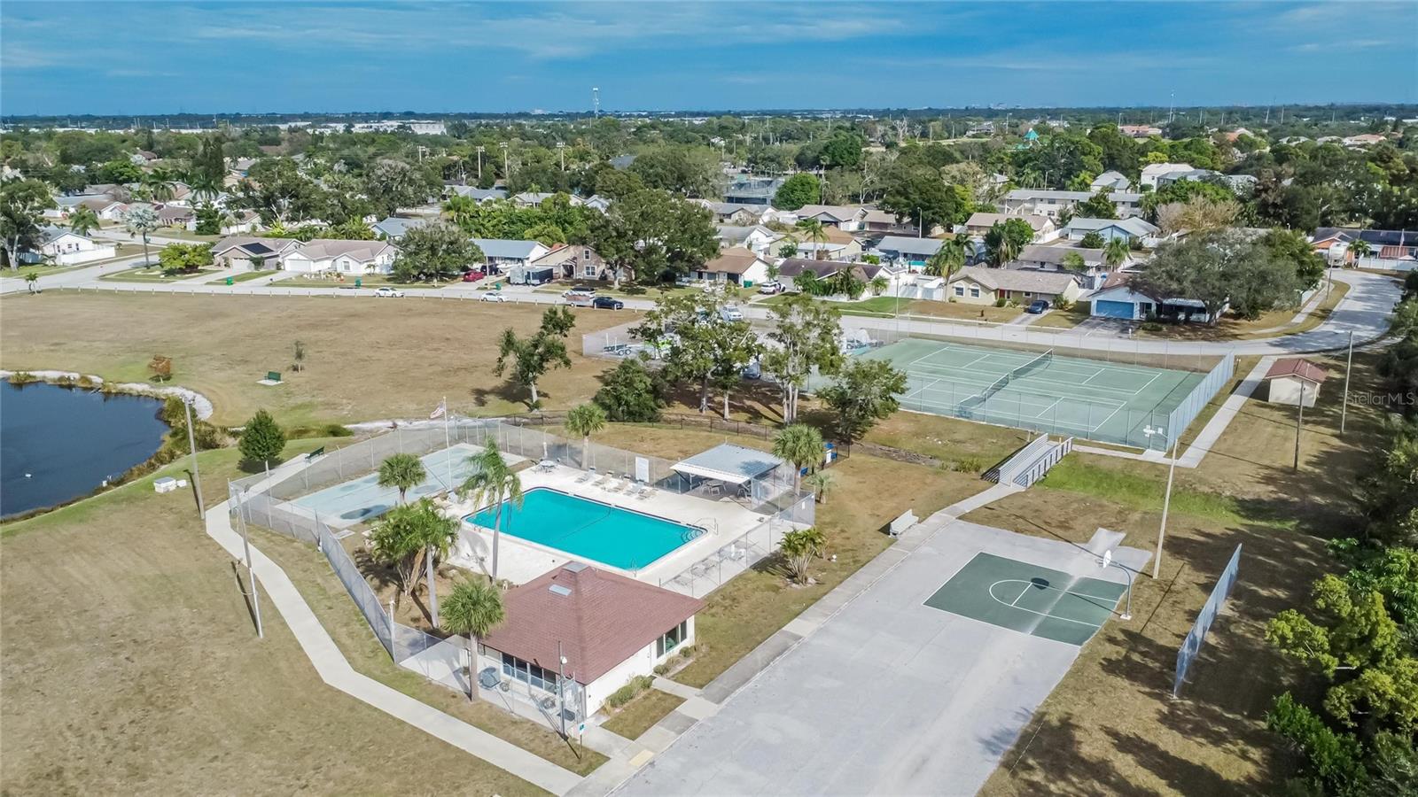 CHATEAUX DE BARDMOOR - Residential