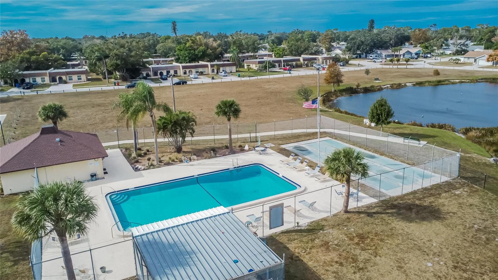 CHATEAUX DE BARDMOOR - Residential