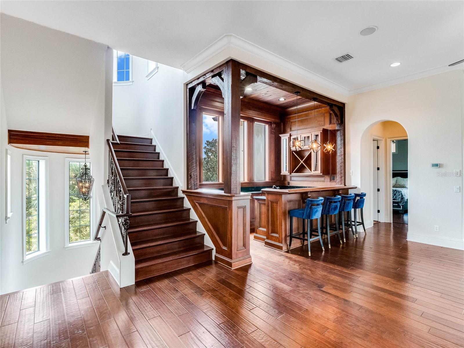 HEATHROW COUNTRY ESTATE HOMES - Residential