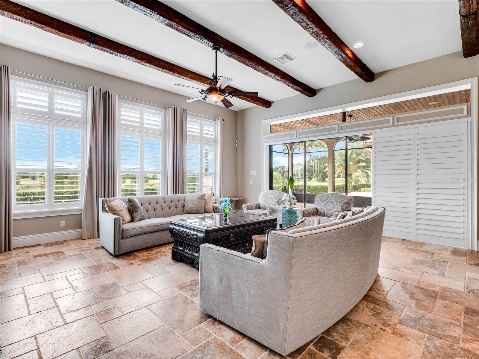 HEATHROW COUNTRY ESTATE HOMES - Residential