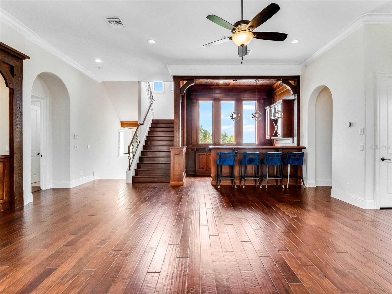 HEATHROW COUNTRY ESTATE HOMES - Residential