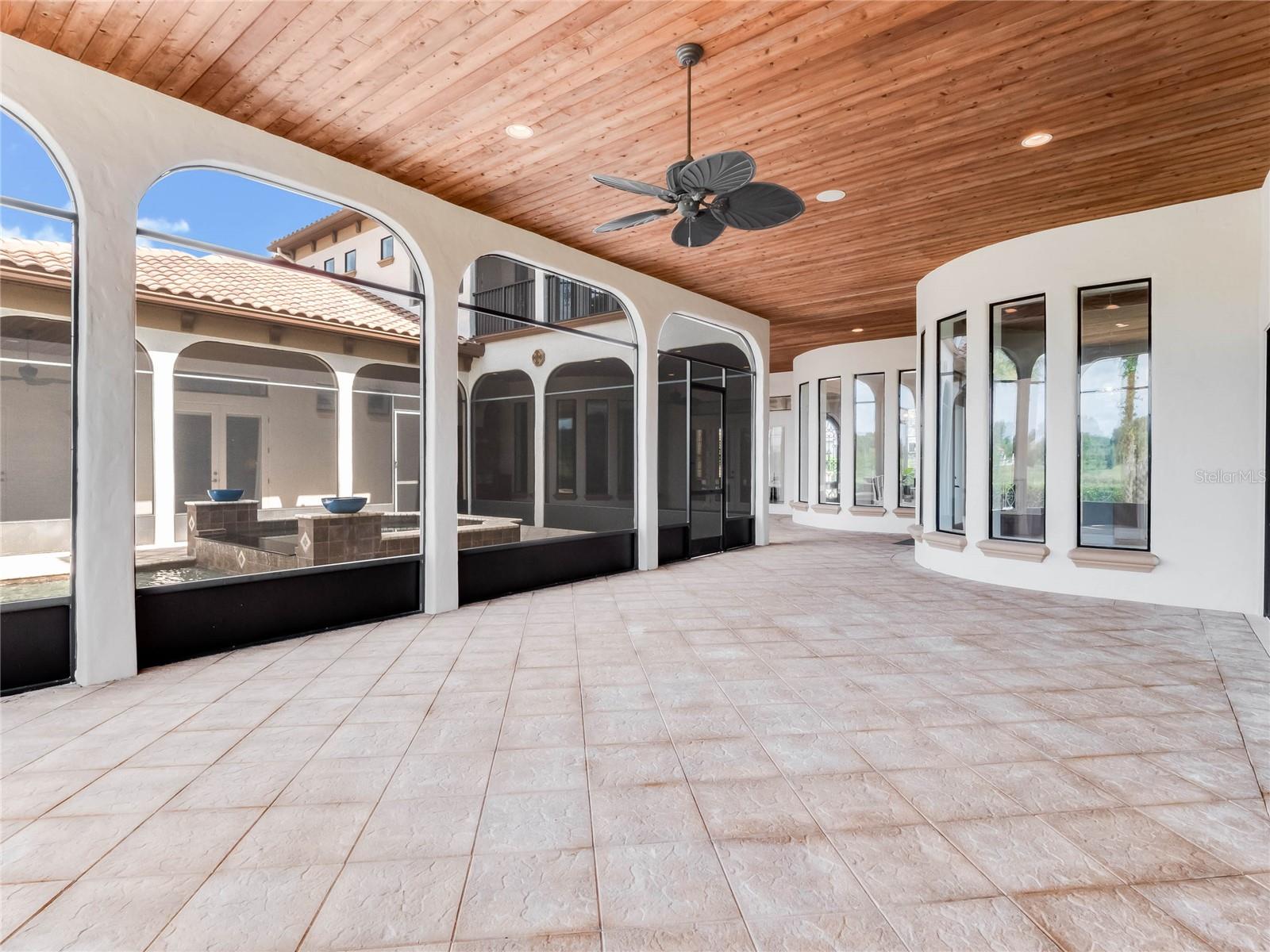 HEATHROW COUNTRY ESTATE HOMES - Residential