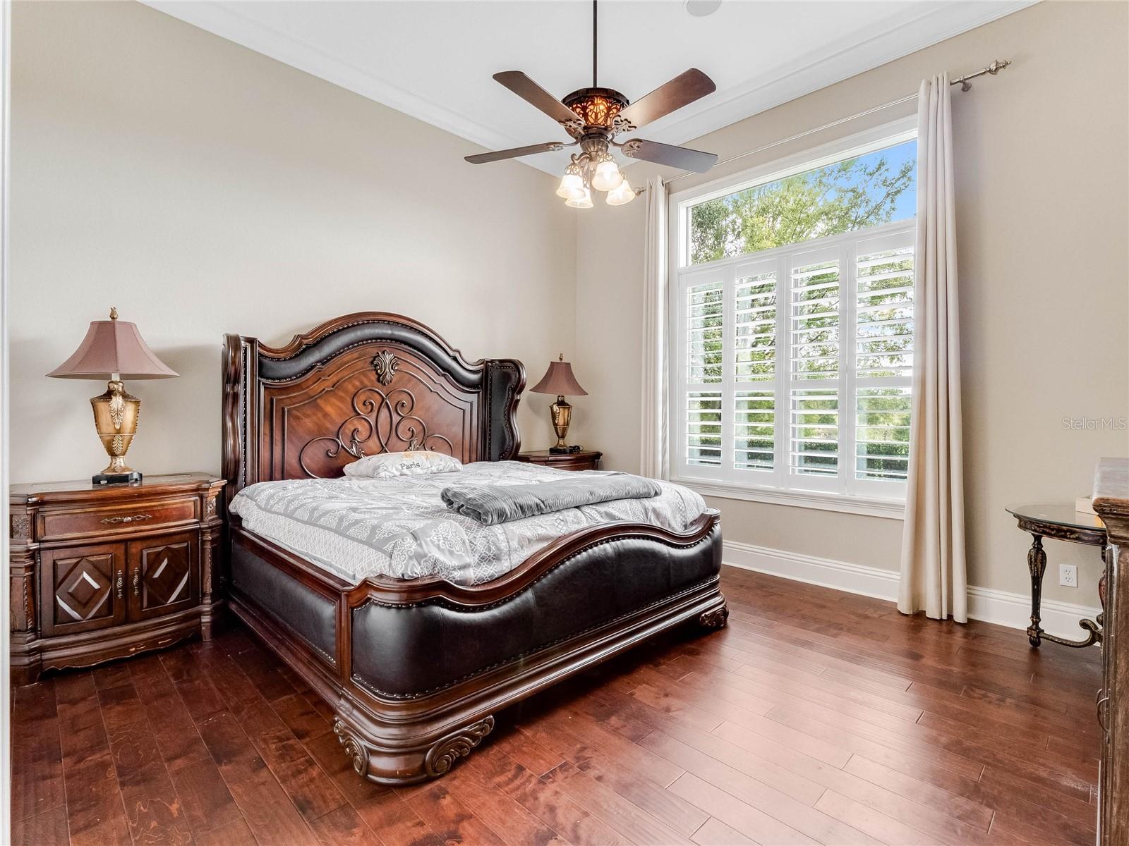 HEATHROW COUNTRY ESTATE HOMES - Residential