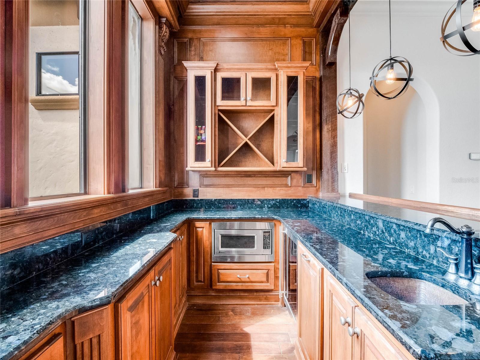 HEATHROW COUNTRY ESTATE HOMES - Residential